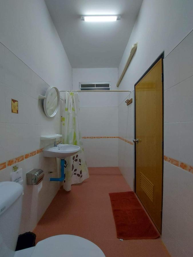 Rutcha Homestay Betong รัชชา โฮมสเตย์ เบตง Екстериор снимка